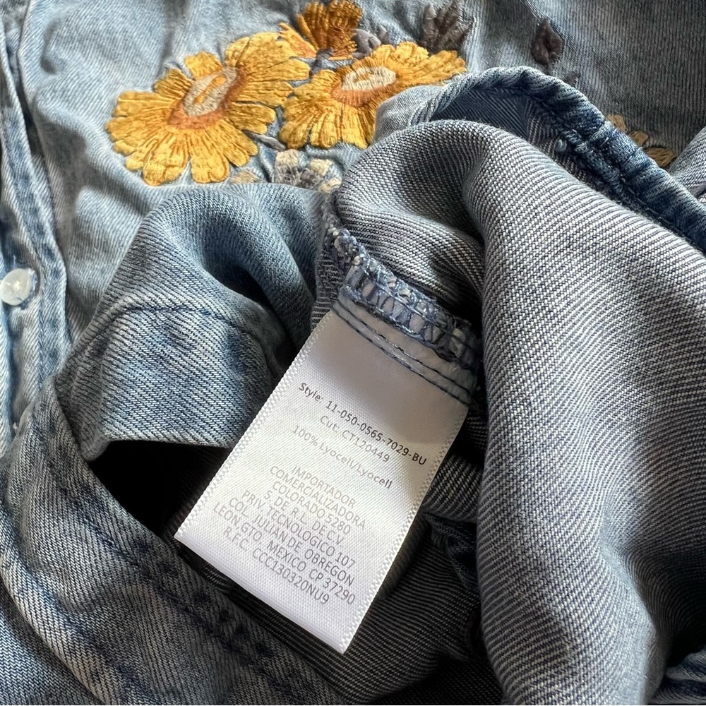 Stetson Women’s Lyocel Denim Shirt with Yellow Floral Embroidery Size Large - Picture 7 of 13